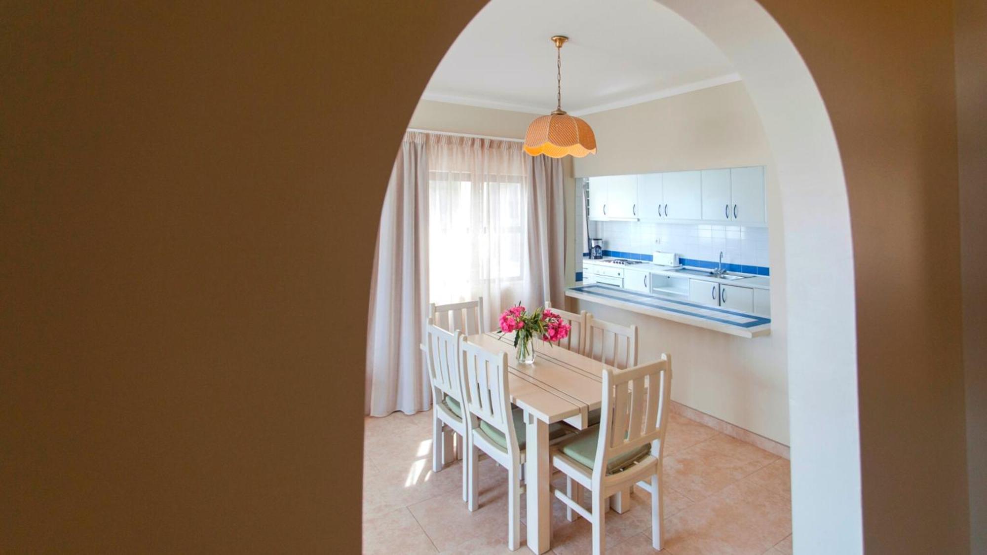 One-Bedroom Apartment Sea View,1333715222:JPEG